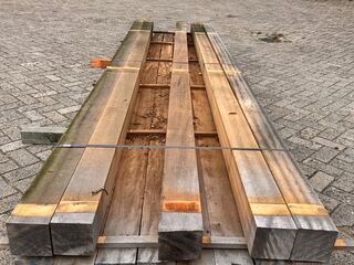 Ca. 13x Mora Hardhouten Balken Fijnbezaagd, 120x120mm, Lengte 400cm